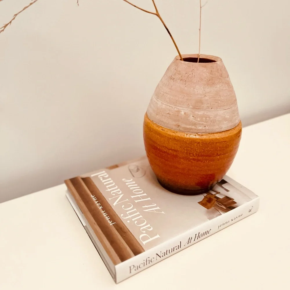MID-CENTURY‎ STYLE HANDMADE VINTAGE STUDIO POTTERY VASE ORANGE/WHITE MCM BOHO
